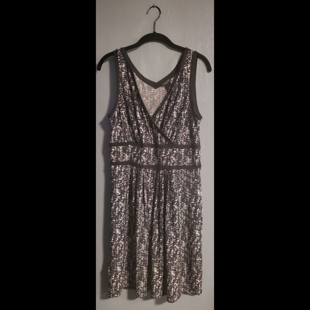 NW Ann Taylor Sleevless Black/White Pattern Dress